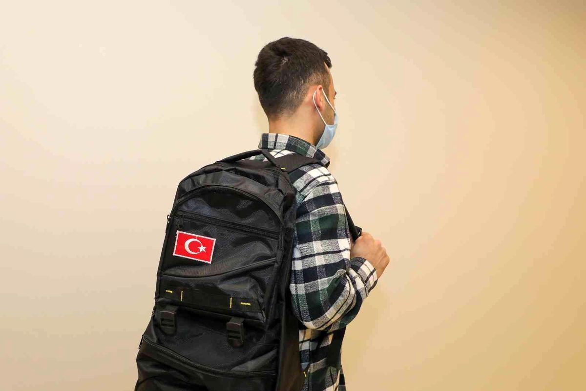 Asker adaylarına Talas\'tan çanta hediyesi