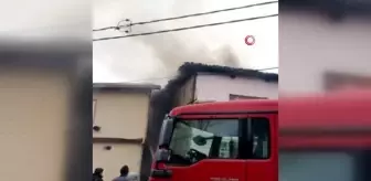 Bursa'da iki katlı metruk binada çıkan yangın korkuttu