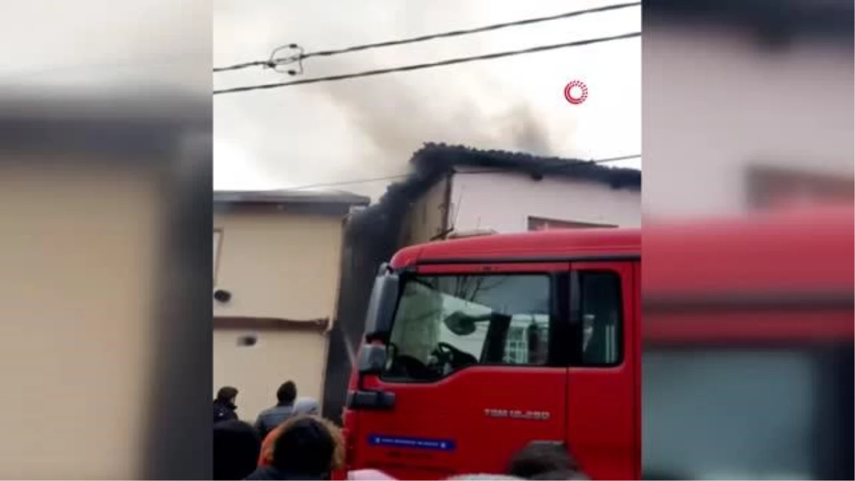 Bursa\'da iki katlı metruk binada çıkan yangın korkuttu