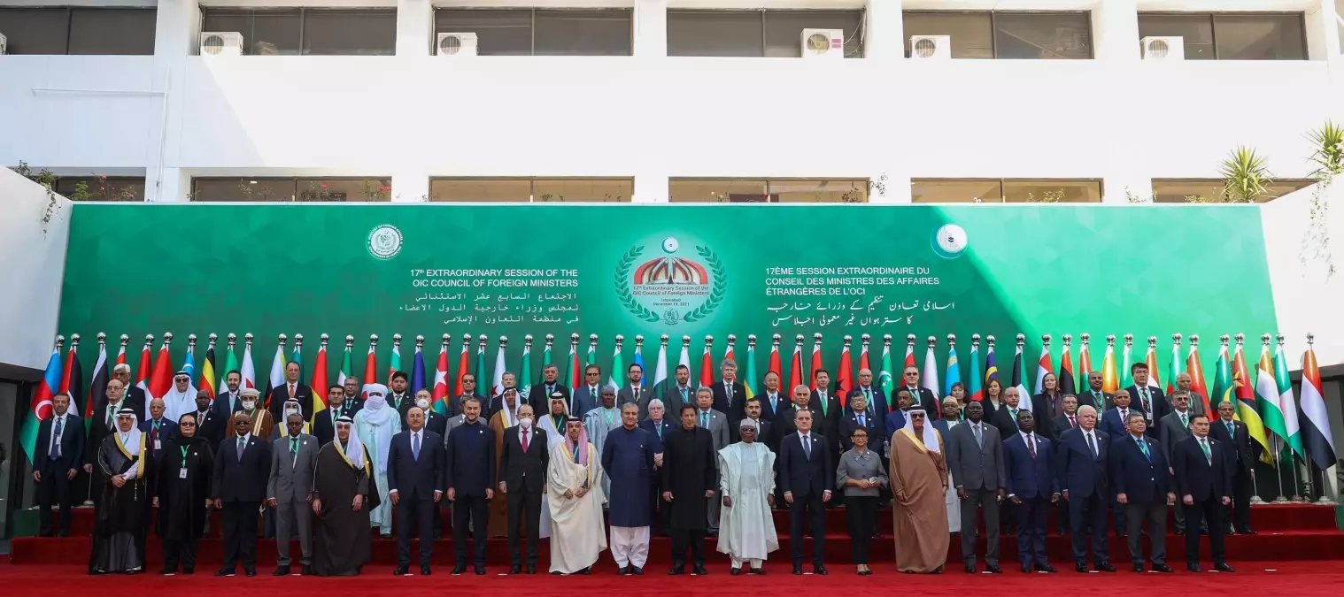 Bakan Çavuşoğlu: "Afgan kardeşlerimizle dayanışmamız bizim için ahlaki bir sorumluluk ve dini bir görevdir""Afganistan\'da insani ve ekonomik kriz göç...