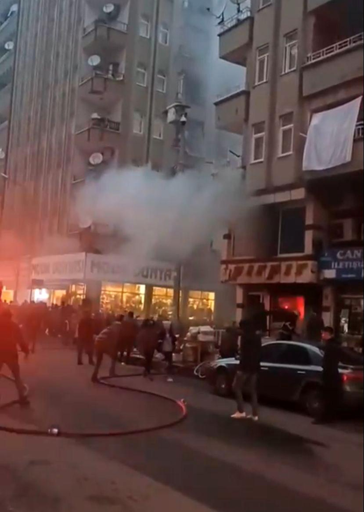Son dakika haberi: Diyarbakır'da korkutan yangın: Restoran kül oldu