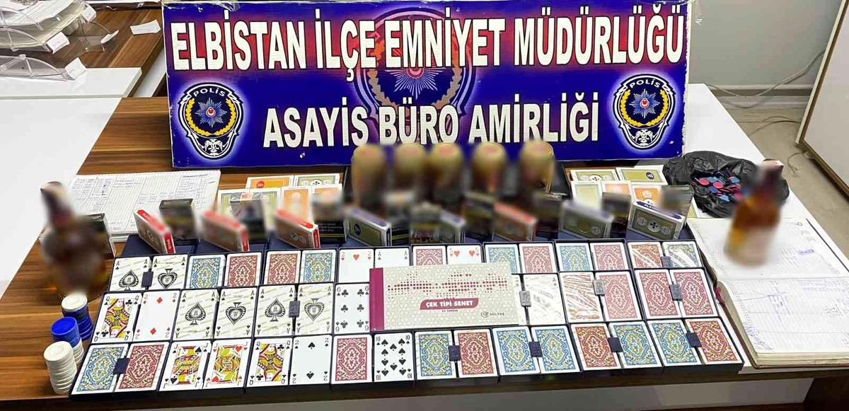 Elbistan\'da kumar oynatılan derneklere eş zamanlı operasyon