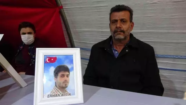 Evlat nöbetindeki babadan çocuklara çağrı: Toplanıp devletimize sığının 