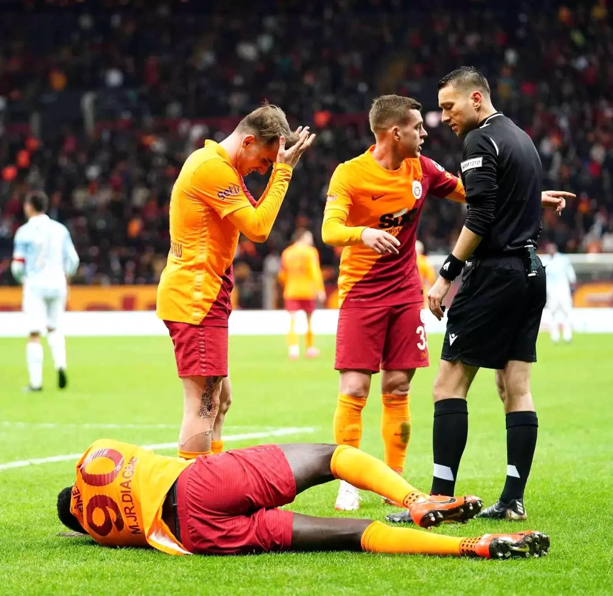 Galatasaraylı Diagne\'nin kalçasında minimal kırık tespit edildi