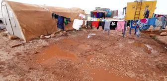 İdlib'de şiddetli yağış sonucu çadır kentler sular altında kaldı