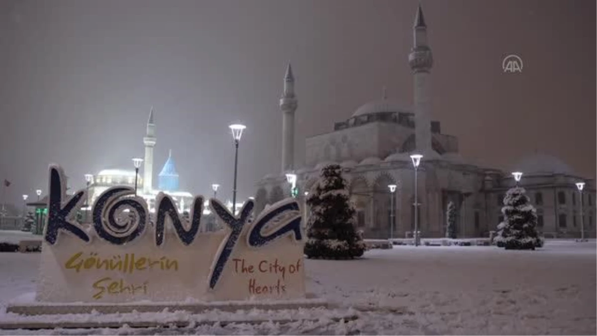 Konya\'da kar yağışı sürüyor