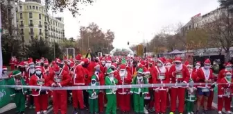 Madrid'de Noel Baba koşusu