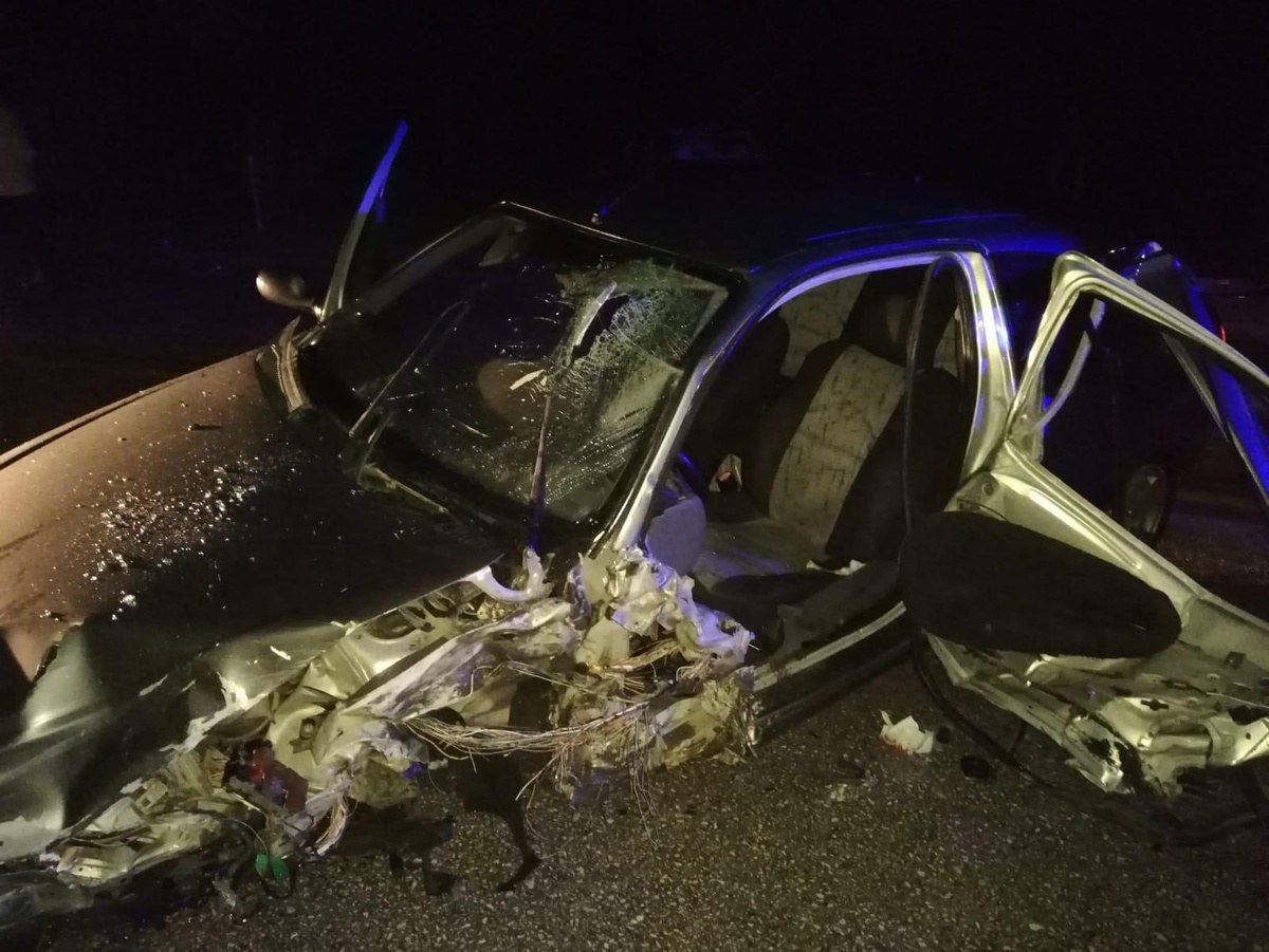 Son dakika haberi! Muğla\'da kaza yapan otomobilde sıkışan sürücüyü itfaiye kurtardı