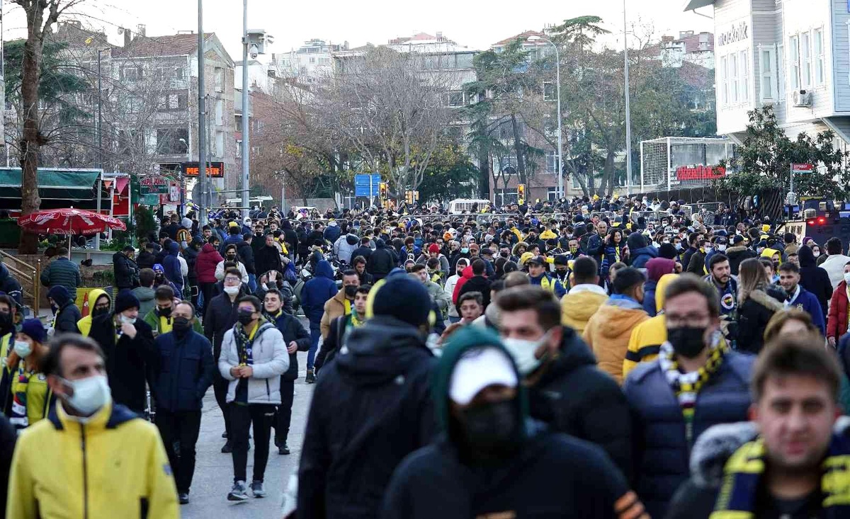 Spor Toto Süper Lig: Fenerbahçe: 1 - Beşiktaş: 0 (Maç devam ediyor)