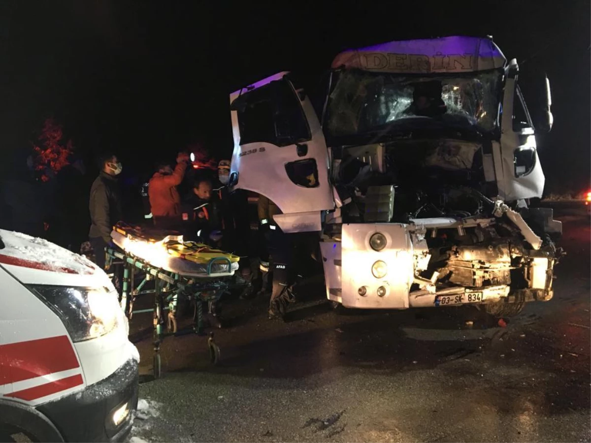 Afyonkarahisar\'da zincirleme trafik kazasında 2 kişi yaralandı