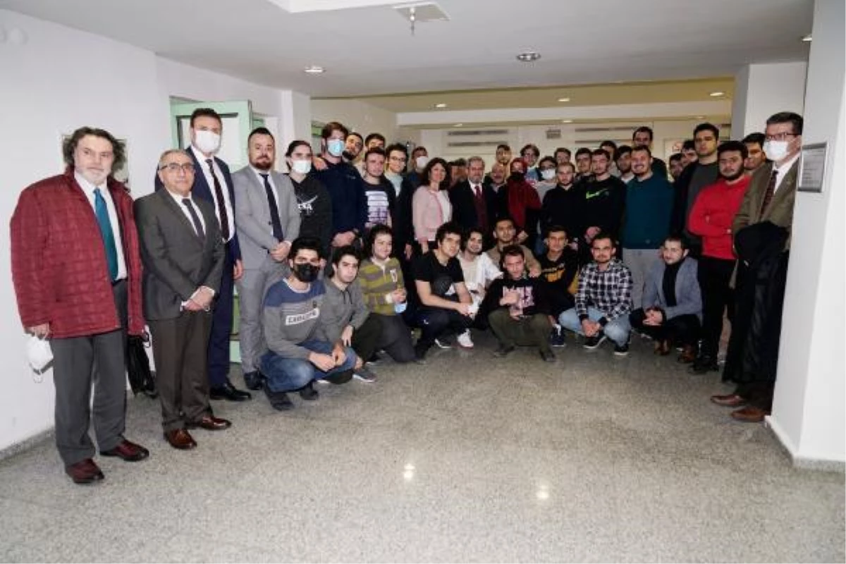 Ankara Üniversitesi Rektörü Ünüvar, öğrencilerle bir araya geldi