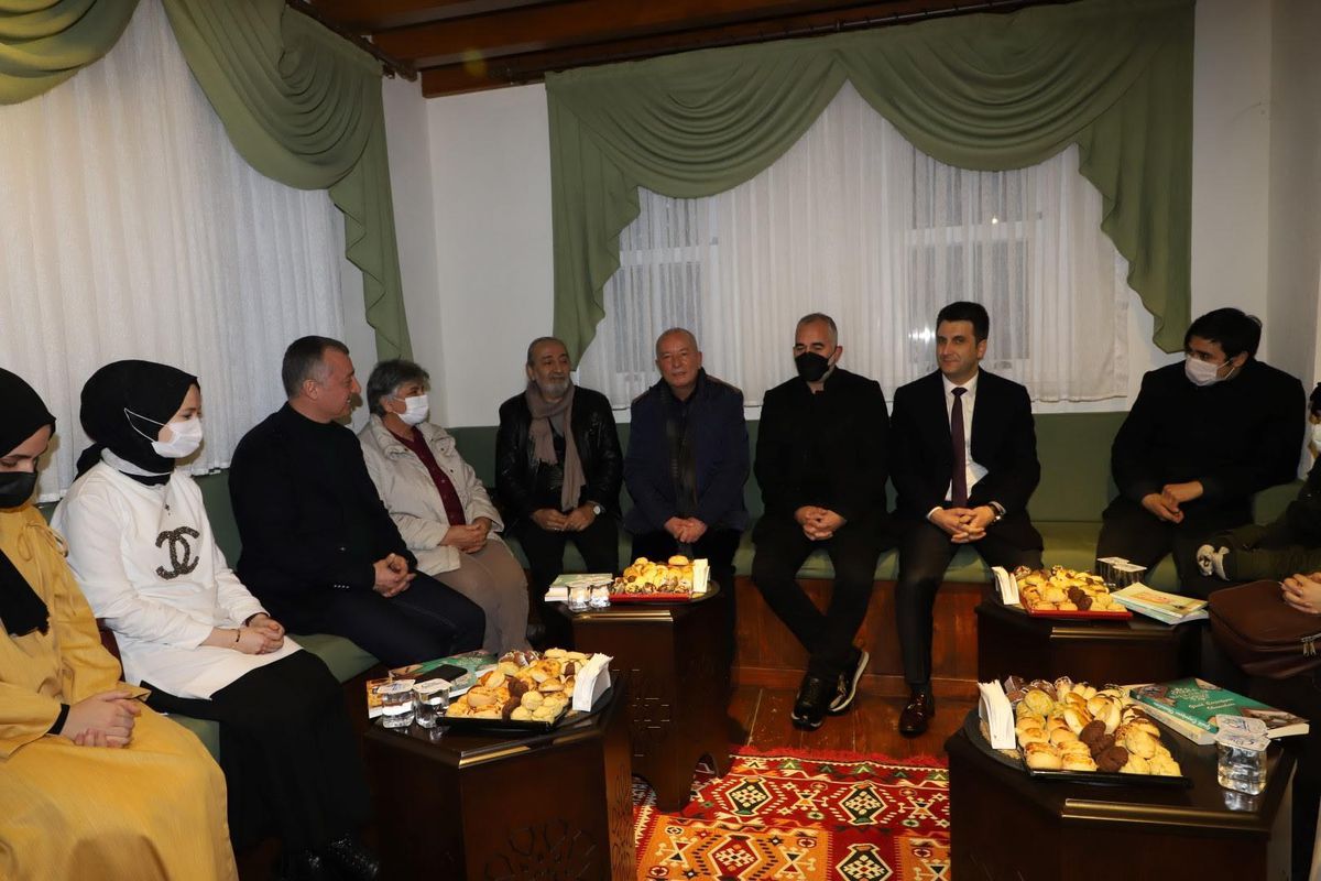Başkan Büyükakın: İnsanları mayalayanlar yazarlardır