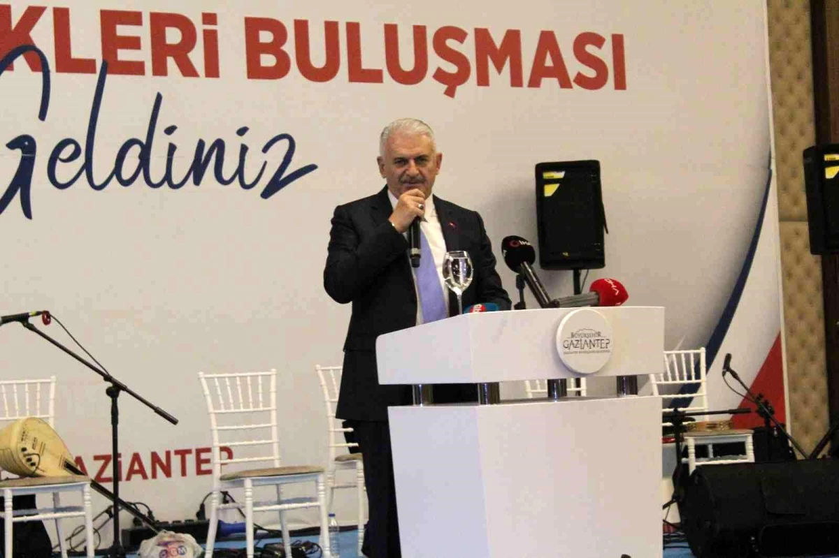 Binali Yıldırım Gaziantep\'te \'Hemşeri Dernekleri Buluşması\'na katıldı