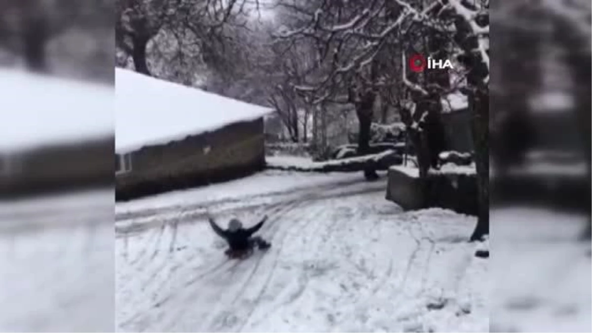 Bingöl\'de kar yağışıyla 175 köy yolu ulaşıma kapandı