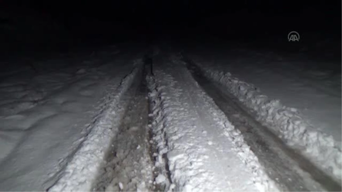Erdemli\'de karda mahsur kalan 4 kişi kurtarıldı