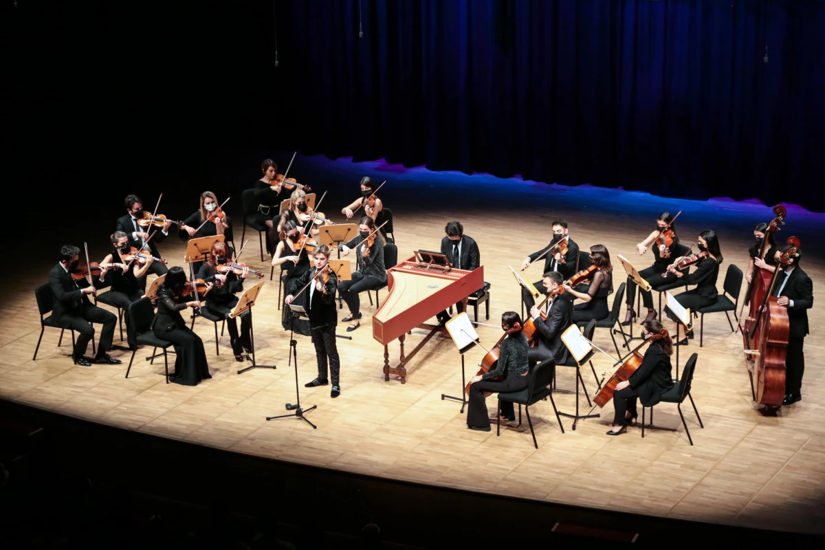 Genç keman virtüözü Yury Revich, İstanbul\'da konser verdi