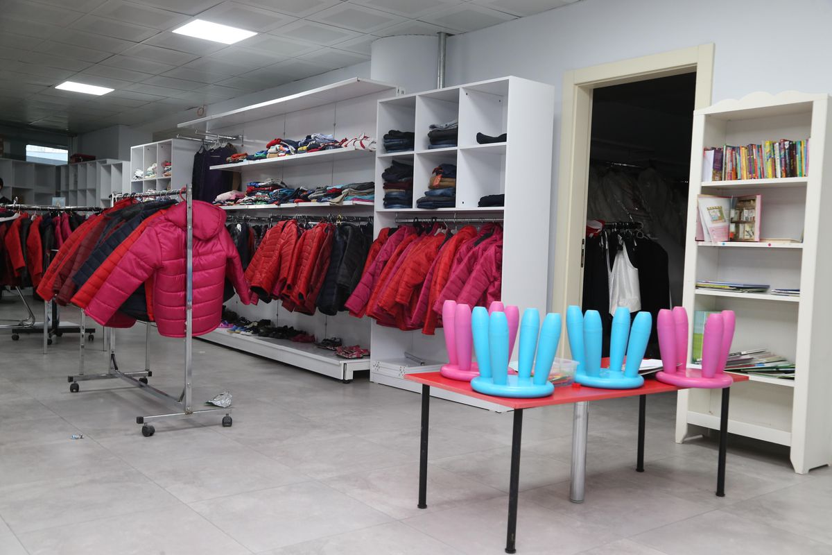 Gölbaşı Paylaşım Noktası ihtiyaç sahiplerini yardımlarla buluşturmaya devam ediyor