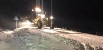 Kars'ta kardan kapalı 50 köy yolundan 34'ü açıldı