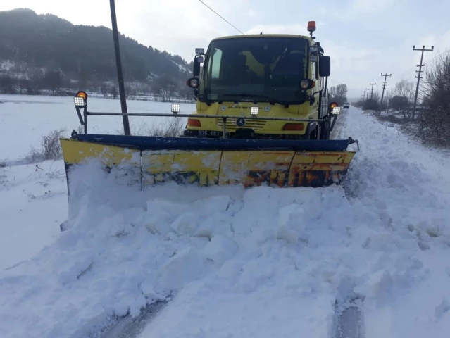 Kocaeli Büyükşehir'in ekipleri hafta sonu kar mesaisindeydi
