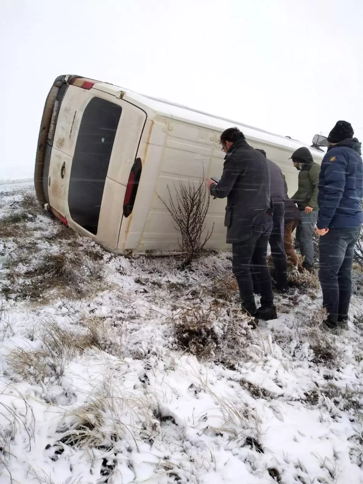 Maden servisi takla attı 5 işçi yaralandı