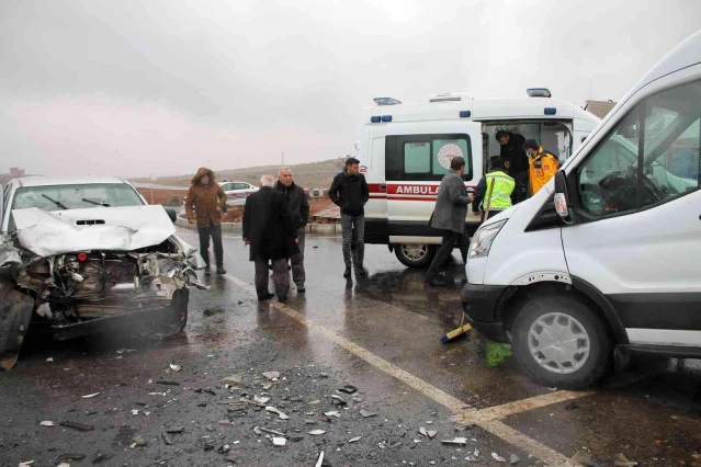Midyat'ta trafik kazası: 9 yaralı