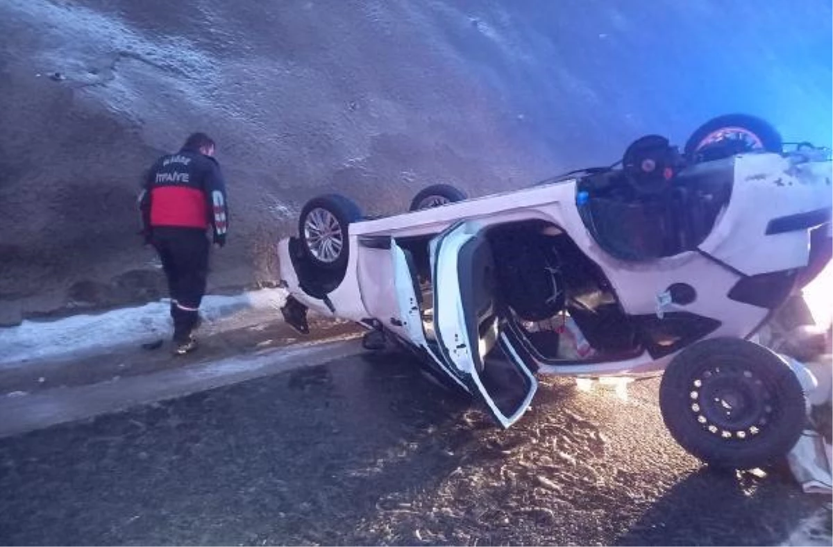 Niğde\'de buzlanma nedeniyle otomobil takla attı: 4 yaralı