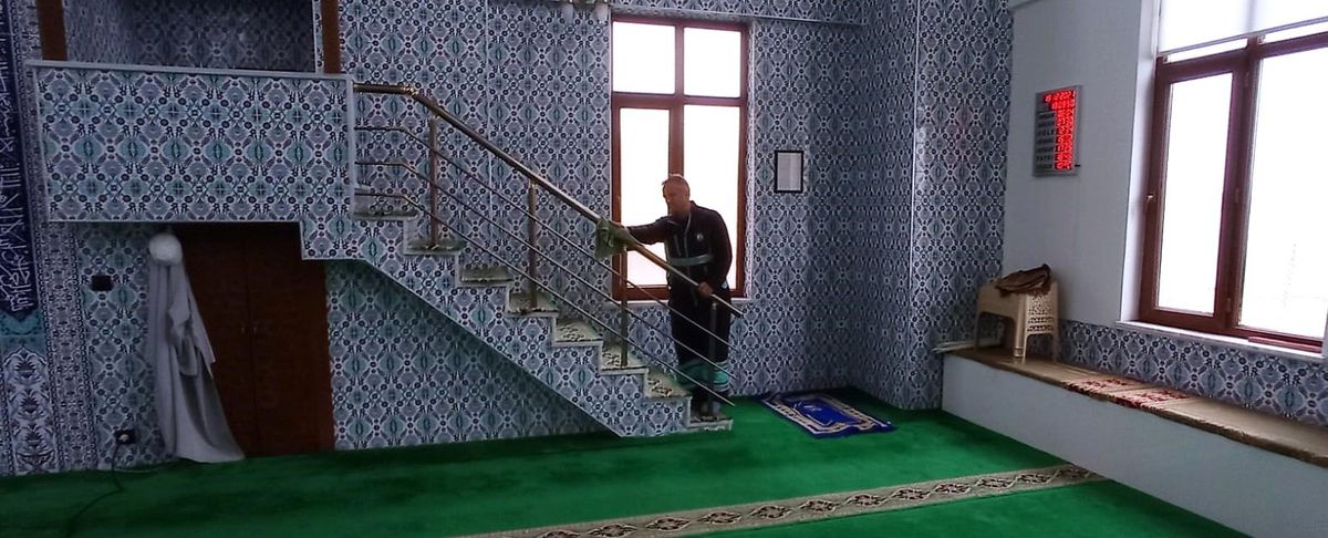 Şahinbey\'de camilere kış temizliği