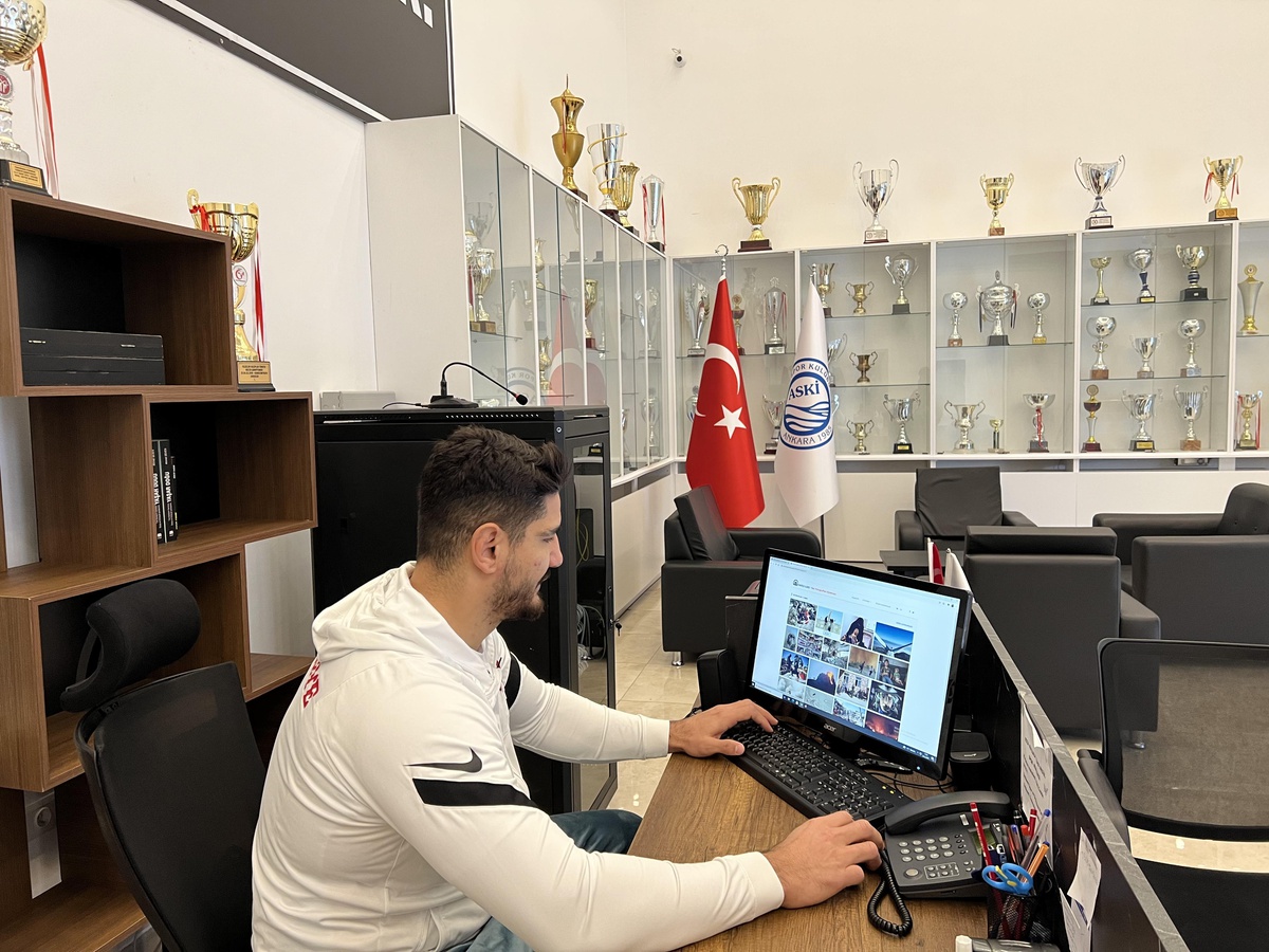 Taha Akgül, AA\'nın "Yılın Fotoğrafları" oylamasına katıldı
