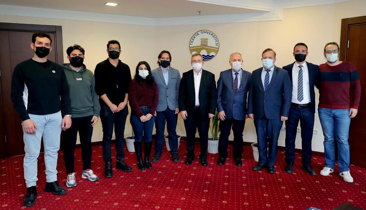 Trakya Üniversitesi Simurg Roket Takımı Rektör Tabakoğlu\'nu ziyaret etti