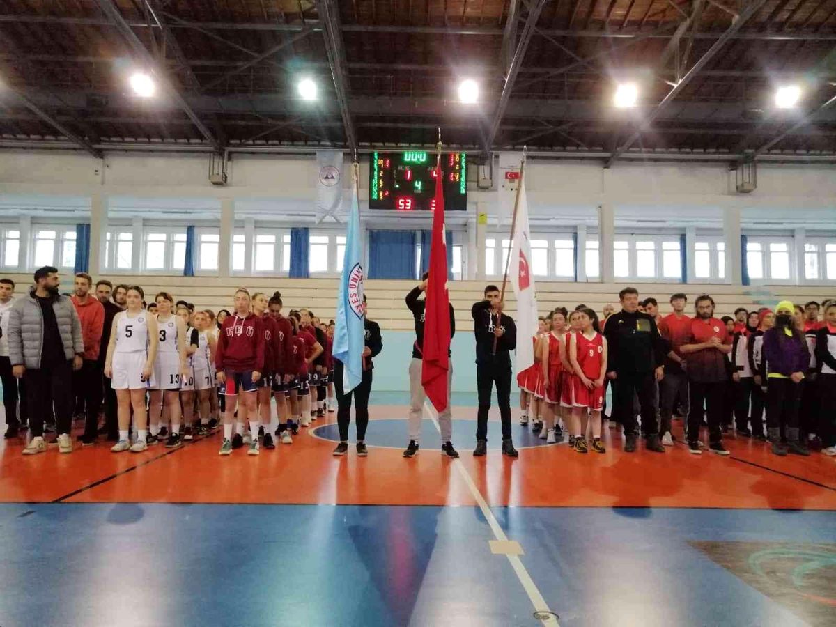 Türkiye Üniversiteler Basketbol 2. Lig maçları Erciyes Üniversitesi\'nde başladı