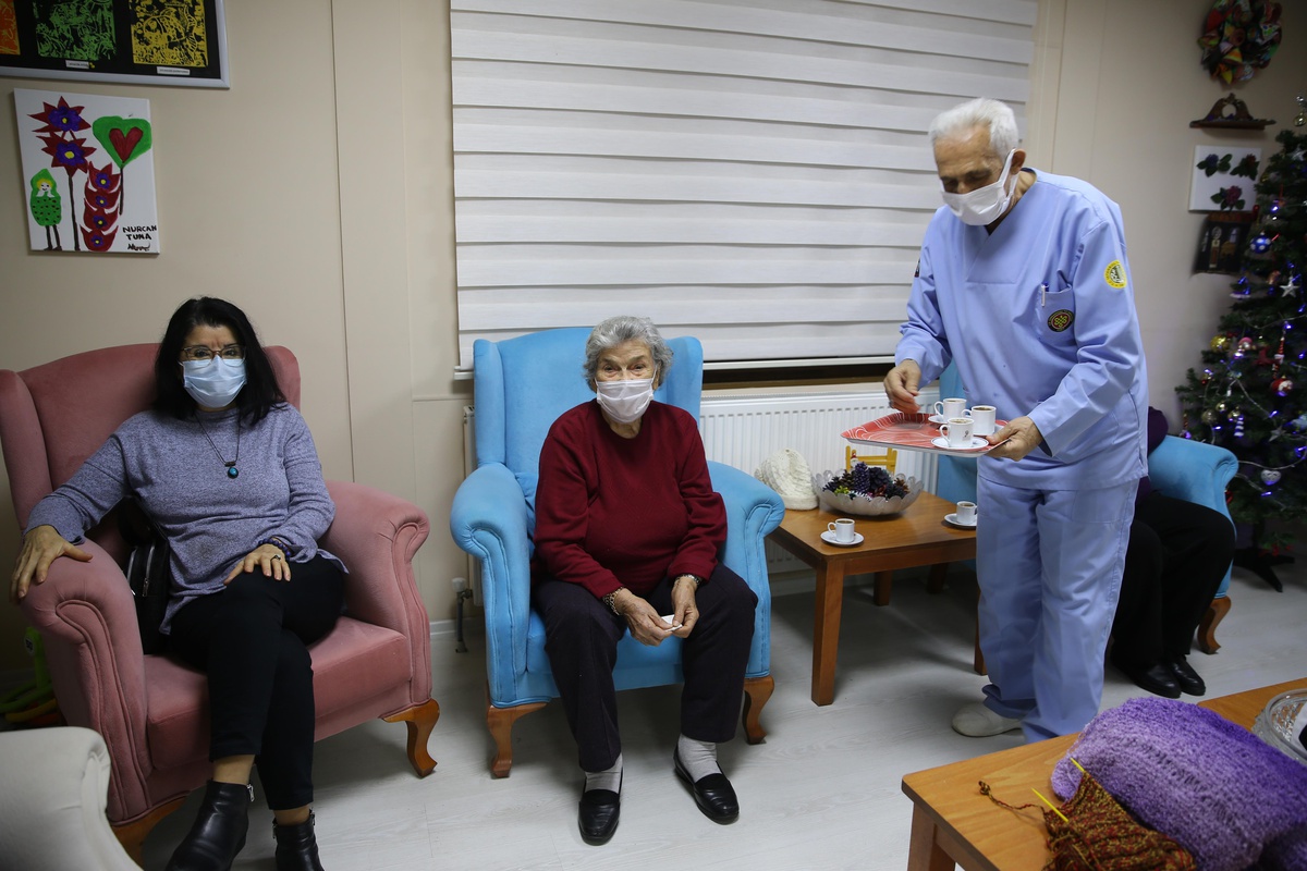 "UNUTTURAN HASTALIK: ALZAYMIR" Gündüz yaşam evleri, alzaymırlıları rehabilite ediyor
