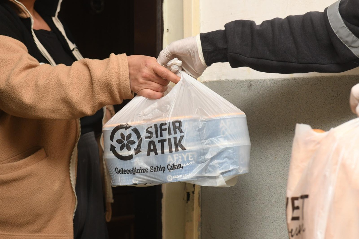Yenişehir Belediyesinden evlere ücretsiz sıcak yemek hizmeti
