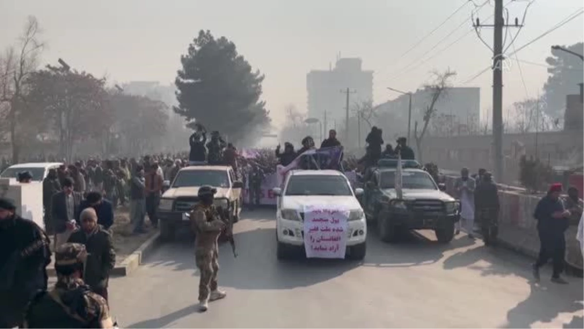 Afganistan\'ın başkenti Kabil\'de ABD karşıtı protesto gösterisi düzenlendi