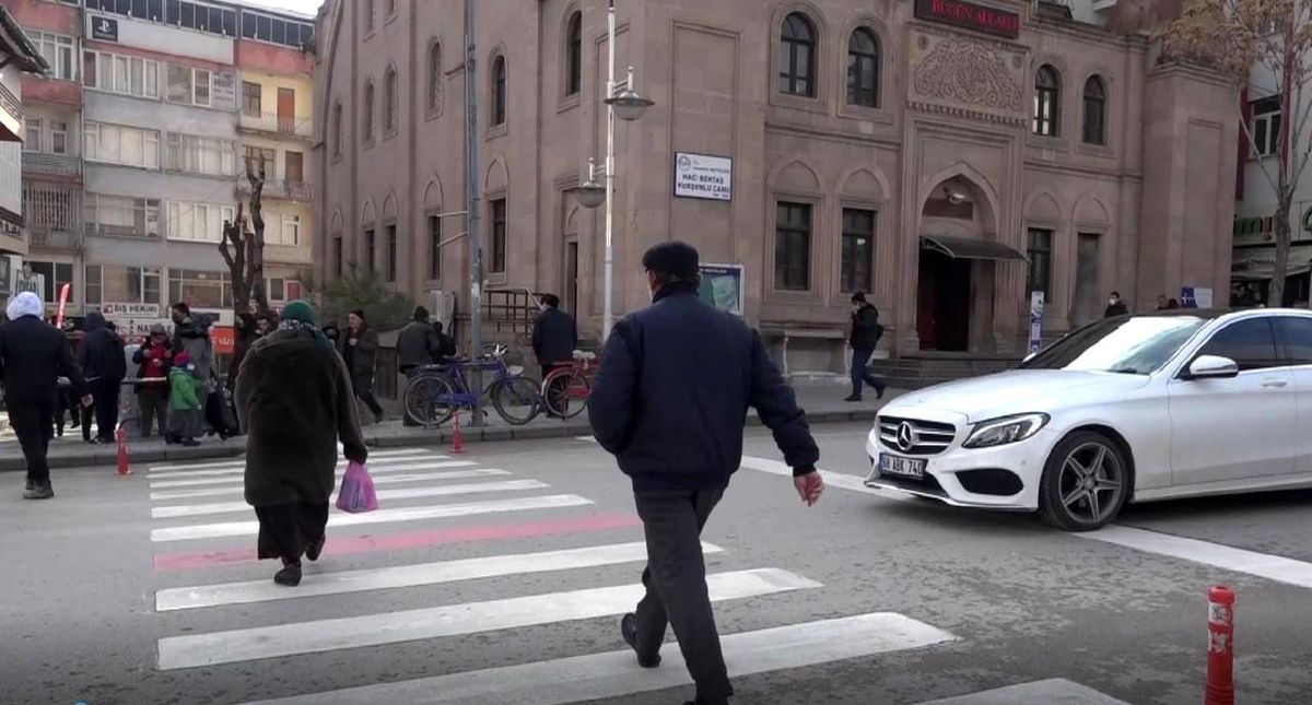 Aksaray'da trafik güvenliği uygulamaları sürüyor