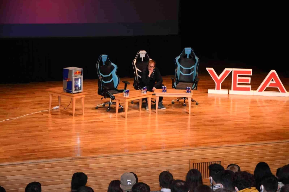 Anadolu Üniversitesi İletişim Kulübü\'nden "Streamers" etkinliği