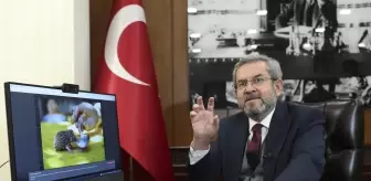 Ankara Üniversitesi Rektörü Prof. Dr. Ünüvar AA'nın 'Yılın Fotoğrafları' oylamasına katıldı