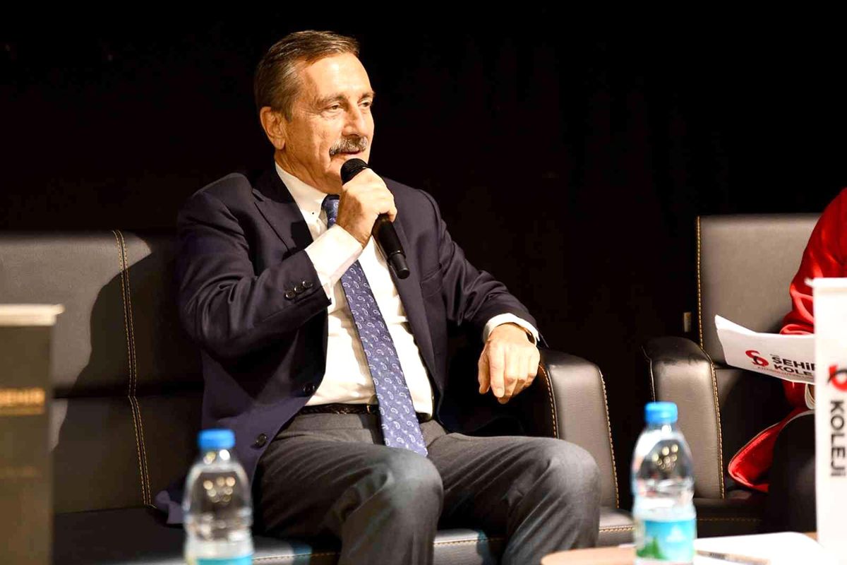 Başkan Ataç tecrübelerini gençlere aktardı