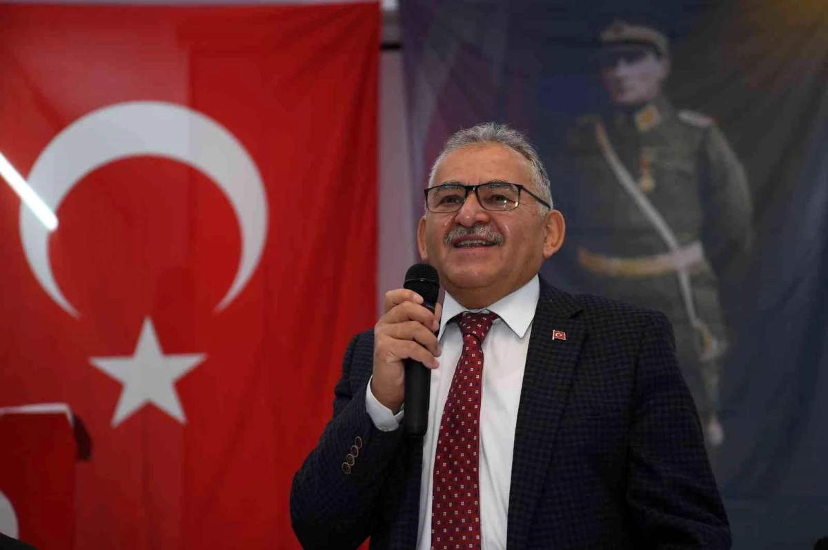 Başkan Büyükkılıç, Pınarbaşı\'da Muhtarlarla İstişare Toplantısı Yaptı