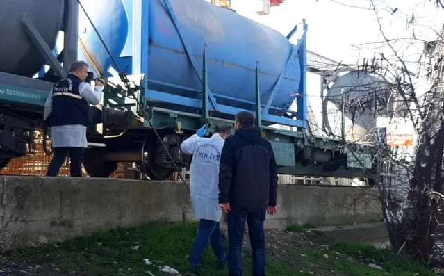 Demiryolunda yürüyen şahsa tren çarptı