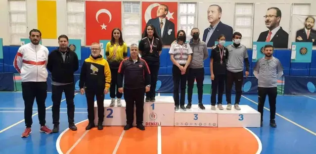 Denizli'de dart turnuvası düzenledi