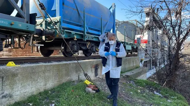 Demiryolunda yürüyen şahsa tren çarptı