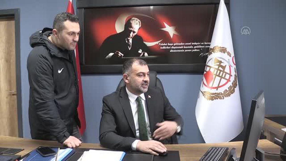 İtfaiyeciler AA'nın 'Yılın Fotoğrafları' oylamasına katıldı