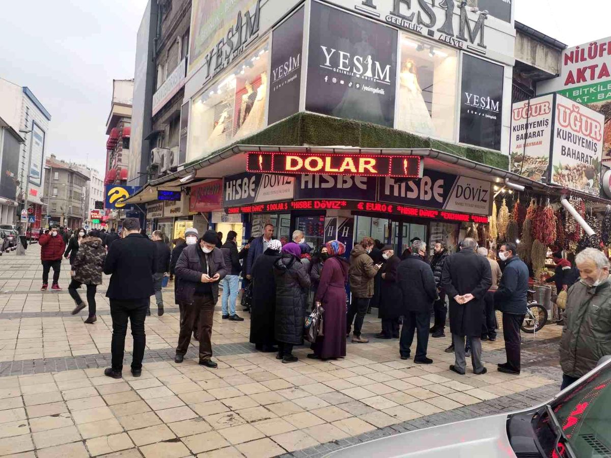 Kayseri\'de döviz bürolarında yoğunluk