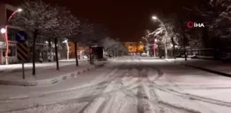 Muradiye'de karla mücadele çalışması