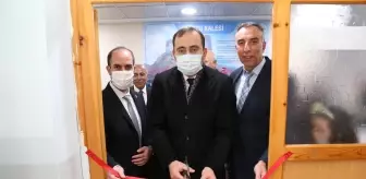 Oltu'da ilkokul öğrencileri '15 Temmuz' temalı resim sergisi açtı