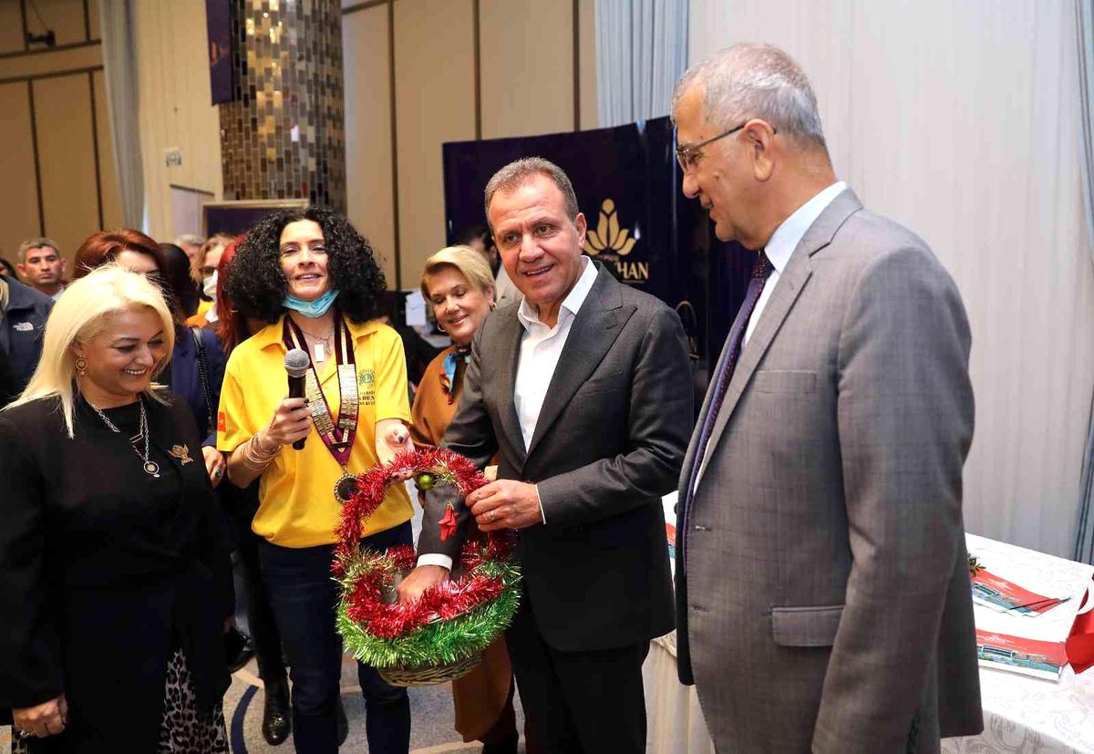 Seçer: '2021 sevgi ve iyileşme yılıydı, umut ediyorum 2022 umut yılı olur'