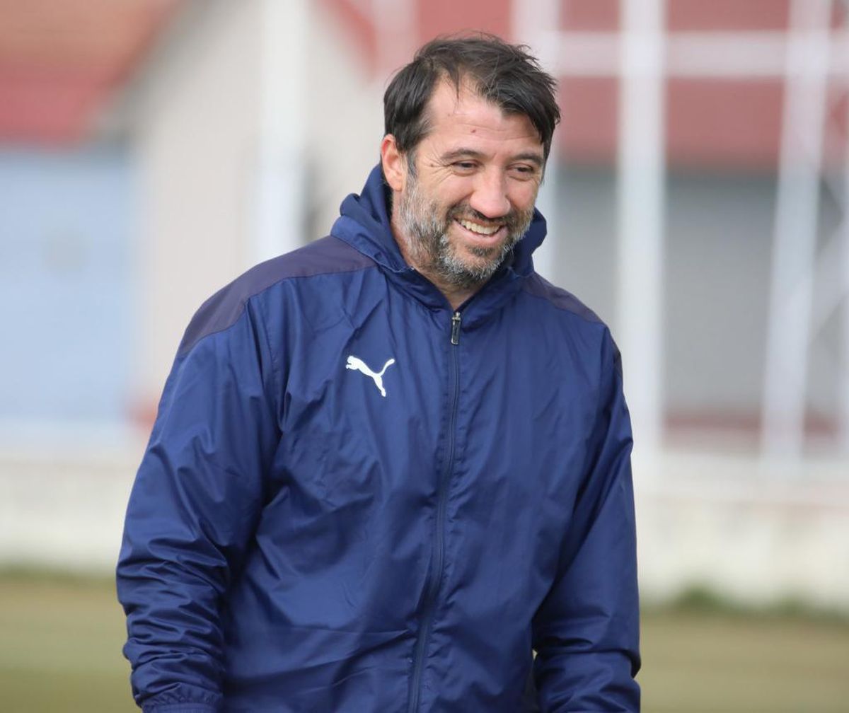 Sivasspor\'da kaleci antrenörü Cengiz Birgen\'in yerine Zafer Özgültekin getirildi
