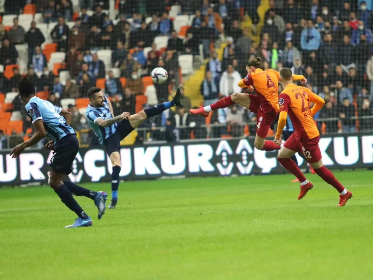 Spor Toto Süper Lig: Adana Demirspor: 0 - Galatasaray: 0 (İlk yarı)