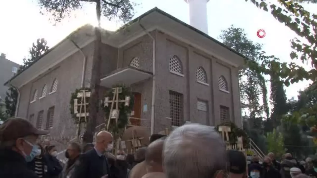 Türkiye\'nin ilk kadın ortodontisti son yolculuğuna uğurlandı