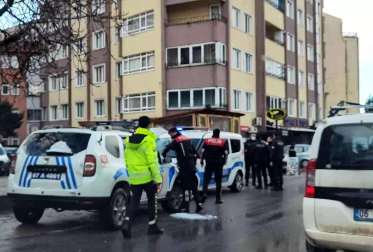 Yemek siparişi veren genç kız kuryenin tacizine uğradı! Caddede karşılaşınca olanlar oldu